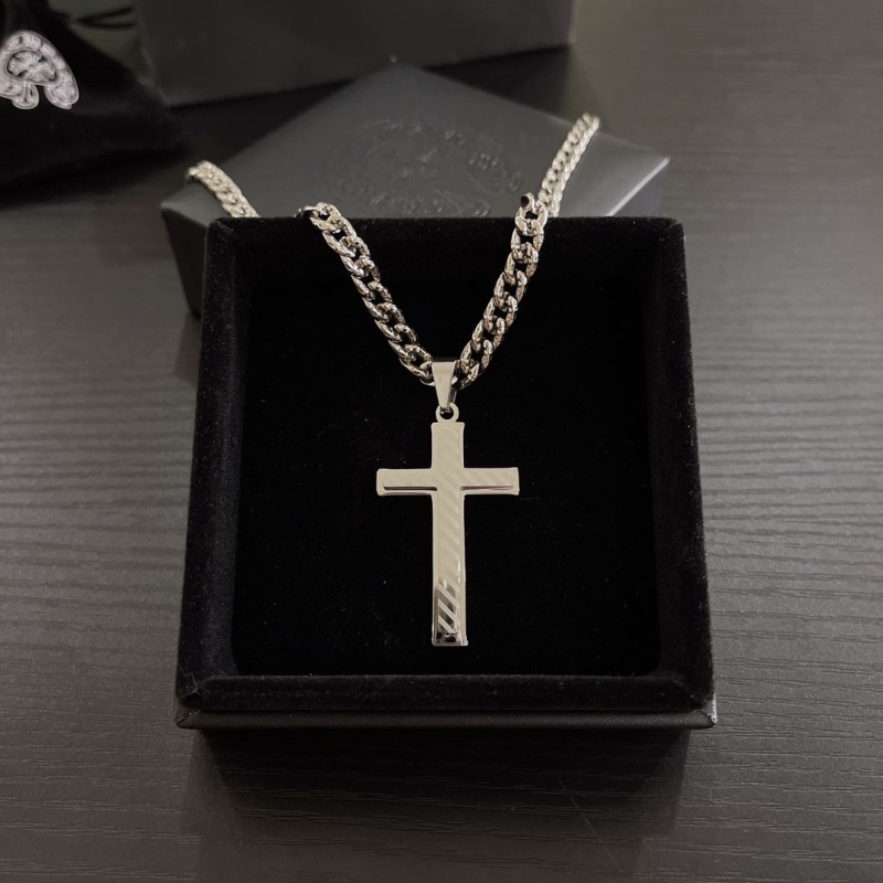 Ch**me He**ts necklaces